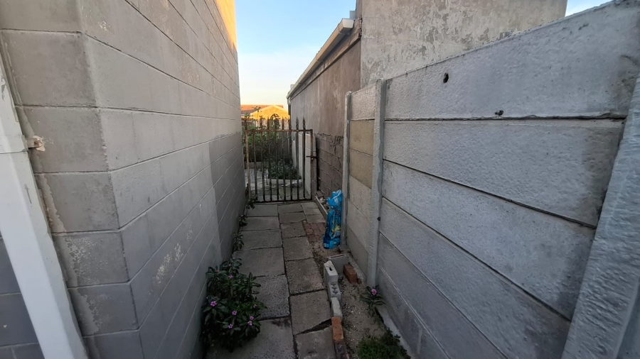 2 Bedroom Property for Sale in Rocklands Western Cape